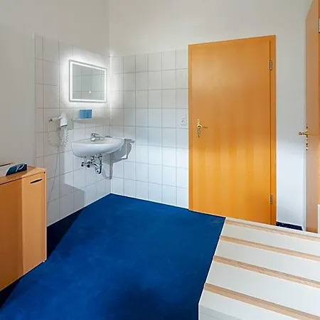 Otel Am Denkmal *